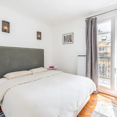 Geranimus Parisian Charm Apartment